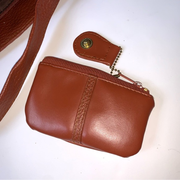 v i n t a g e :: Large Puffy Pebbled Faux Leather Tote Shoulder Bag - Picture 6 of 12